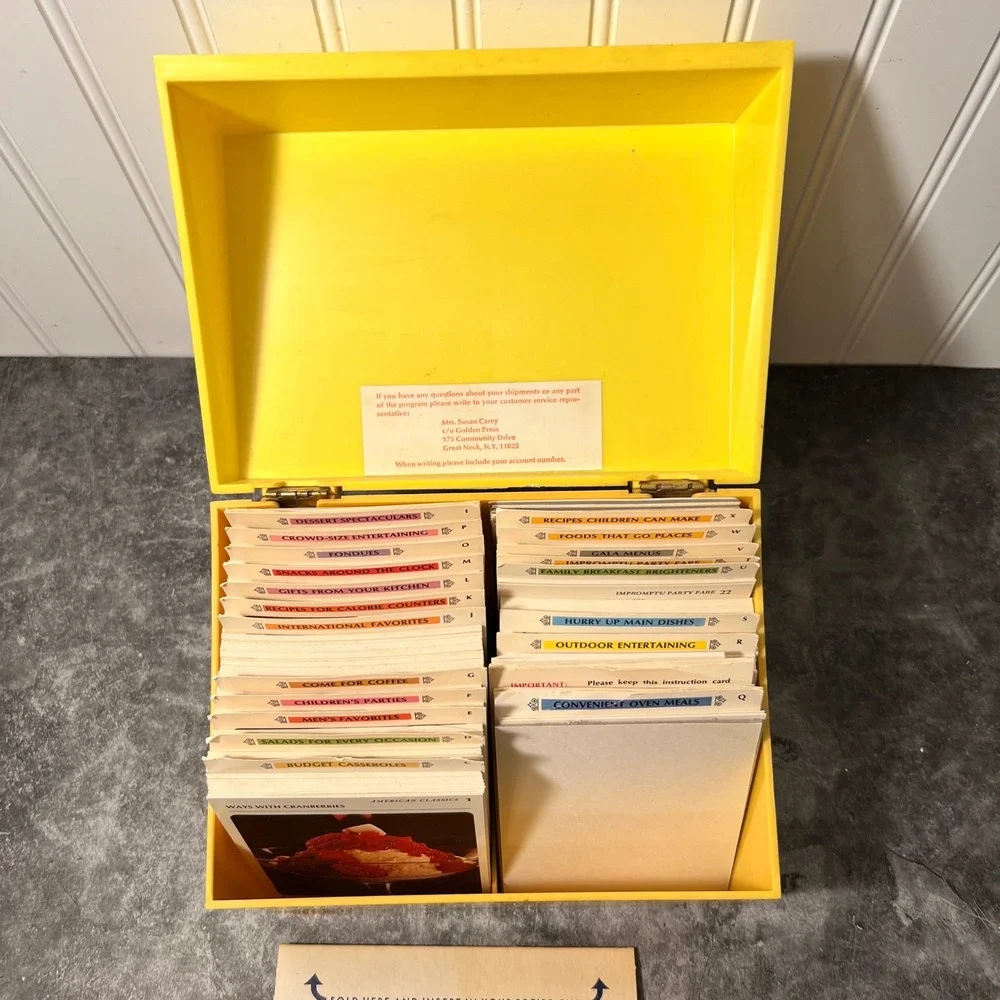 Vintage Betty Crocker Yello Plastic Recipe Box | Cottage Grandma